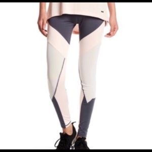 🌻ZOBHA NWOT Logan Geo Mesh Insert Legging sz M🌻